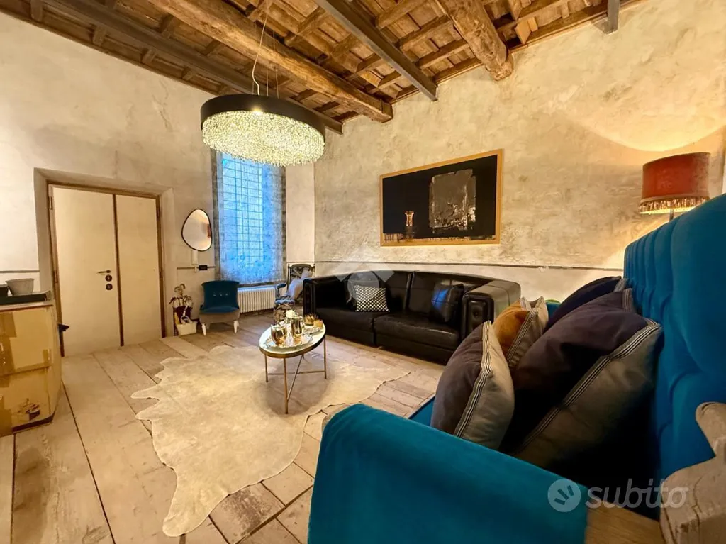 Elutuba - Charming 5-Bedroom Apartment in Orte