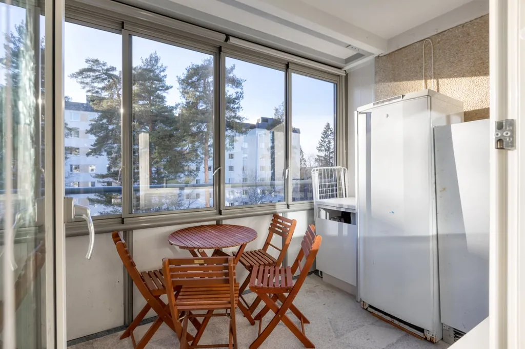 Terrasse - Spacious Apartment with French Balcony in Blombacka