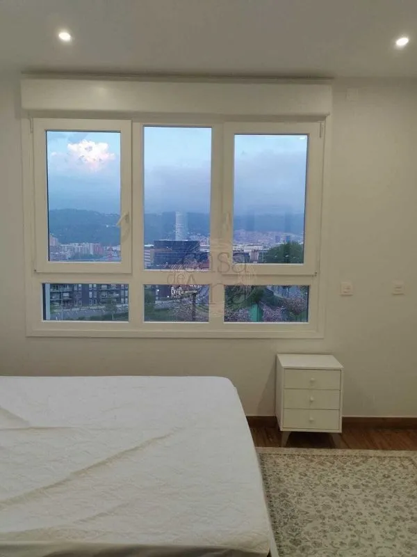 Magamistoad - 3-Bedroom Apartment with Garage in Altamira