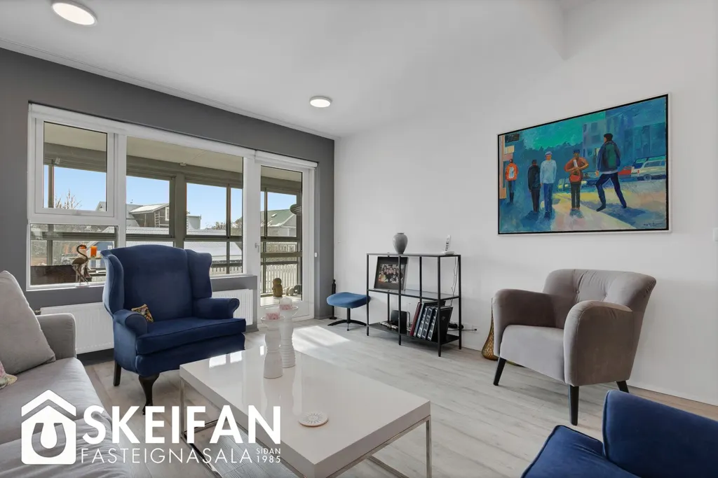 Séjour - Bright 3-Bed Apartment with Balcony in Reykjavik