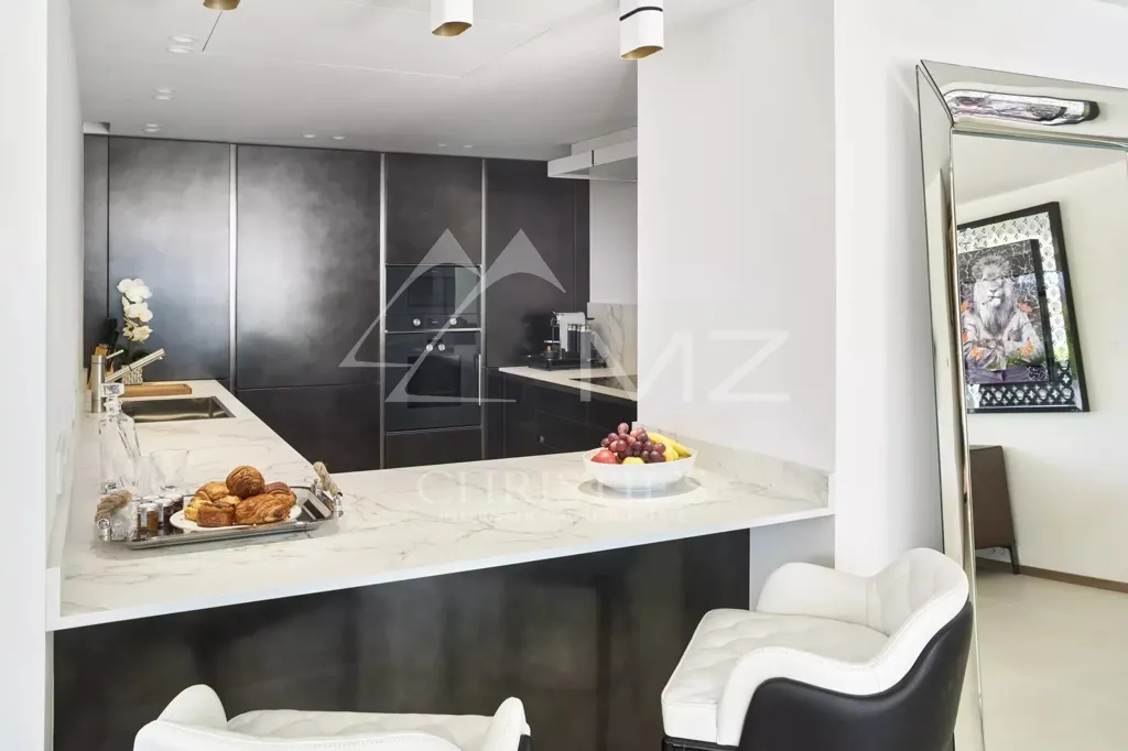Kitchen - 3-Bedroom Apartment with Concierge on Croisette, Cannes