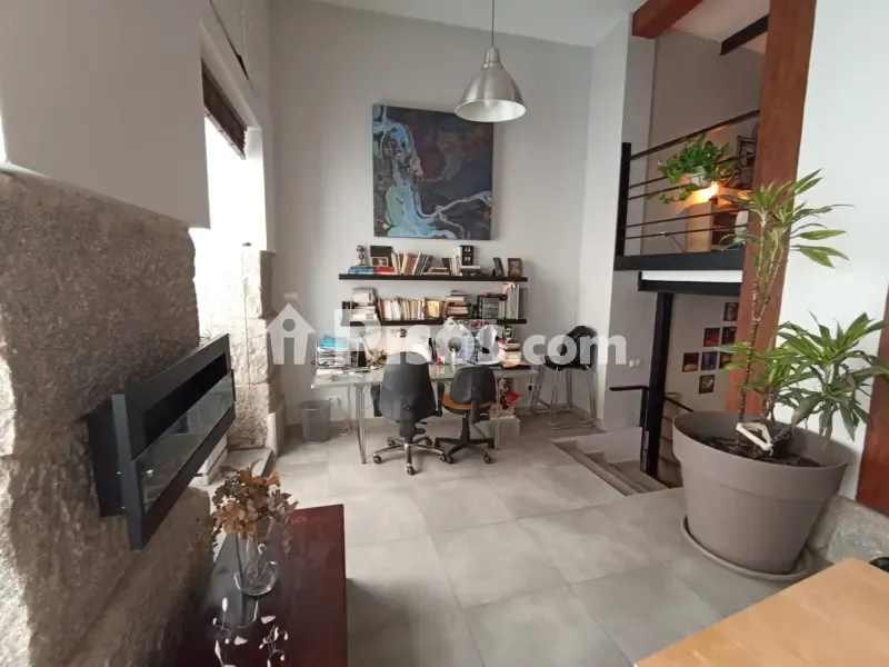 Elutuba - Reformed Duplex with West View in Malasaña