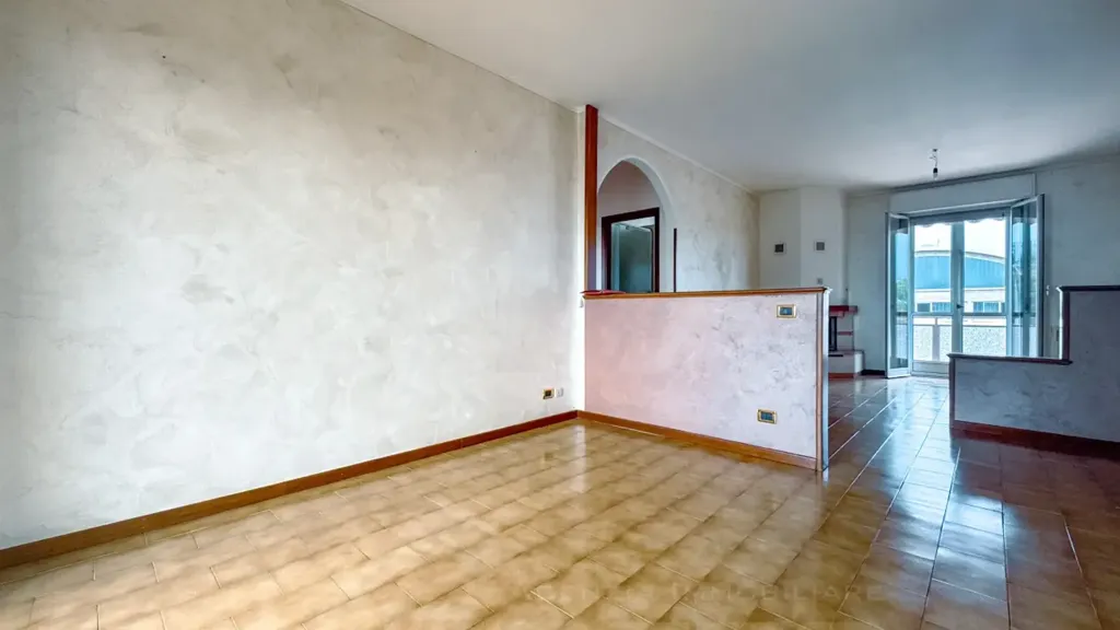 Séjour - Trilocale with Private Garden in Momo