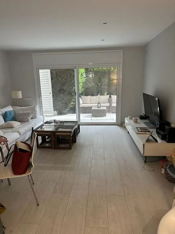 Séjour - Ground Floor Flat with Garden in Ribes Roges