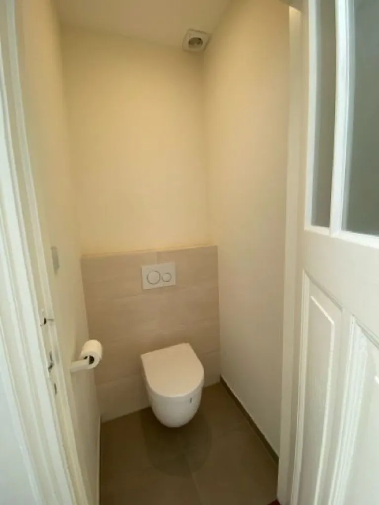 Bathrooms - Double Upper Flat with Terraces in Den Haag