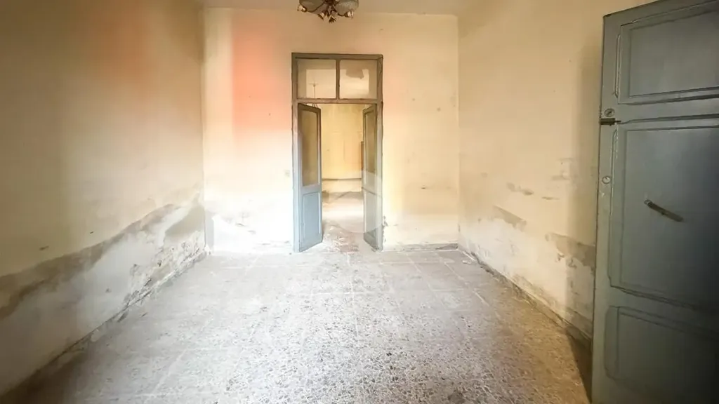 Esik - Semi-detached House with Terrace in Avezzano
