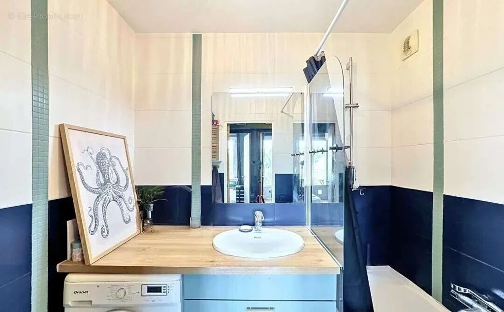 Salles de bain - Appartement Lumineux avec Balcons proche du Métro