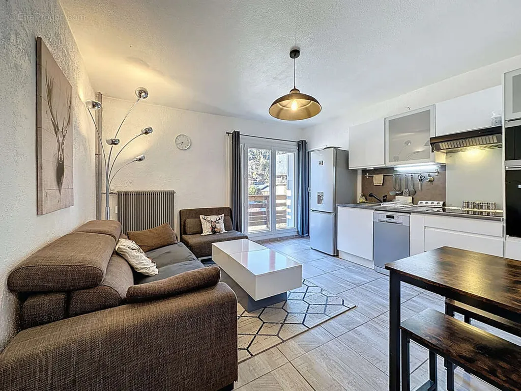 Elutuba - Apartment with Balcony in Les Angles