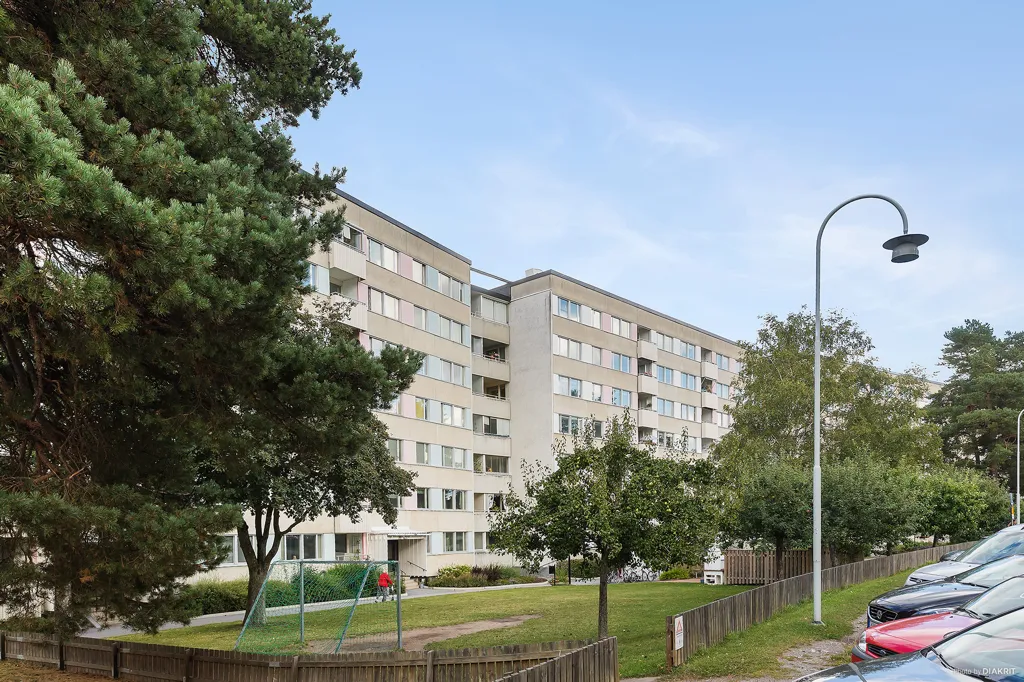 Esterno - Apartment with Rental Unit and Balcony