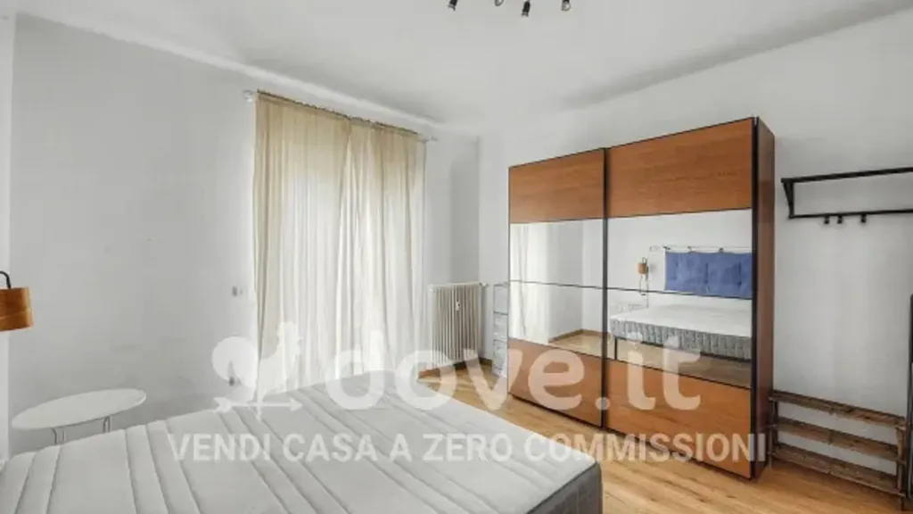 Chambres - Rearranged Flat with Terrace in Varese