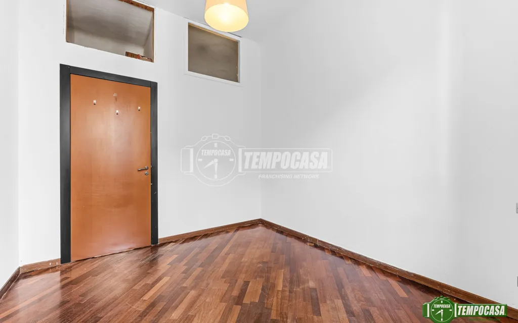 Pièces - Three-Bedroom Apartment in Historic Building, Milan