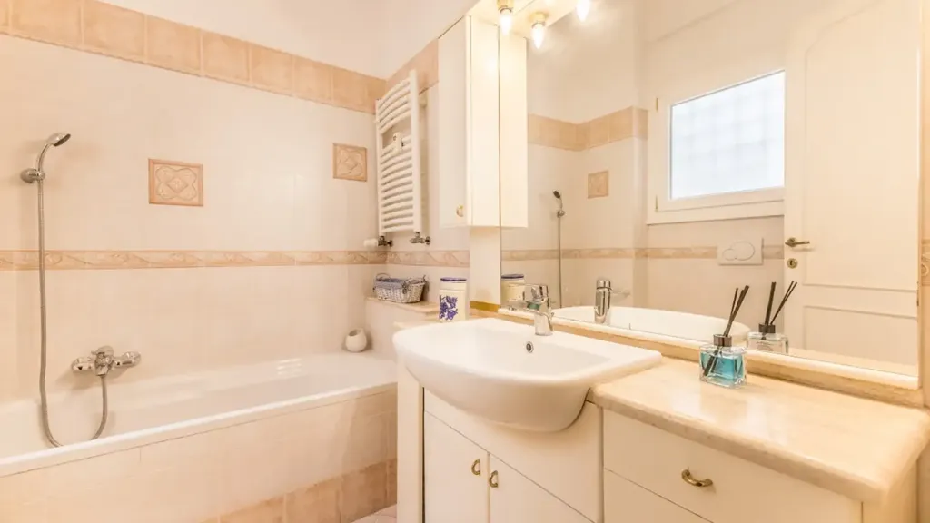 Bagni - Apartment with Balcony in Talenti, Rome