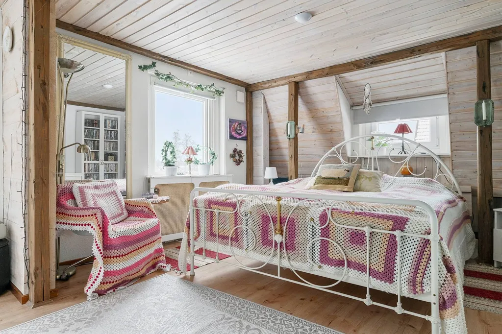 Magamistoad - Villa with River View in Natural Setting