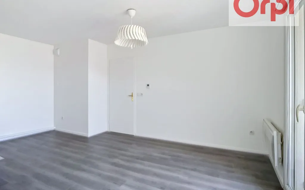 Pièces - Appartement T2 Refait à Neuf avec Parking à Choisy-le-Roi