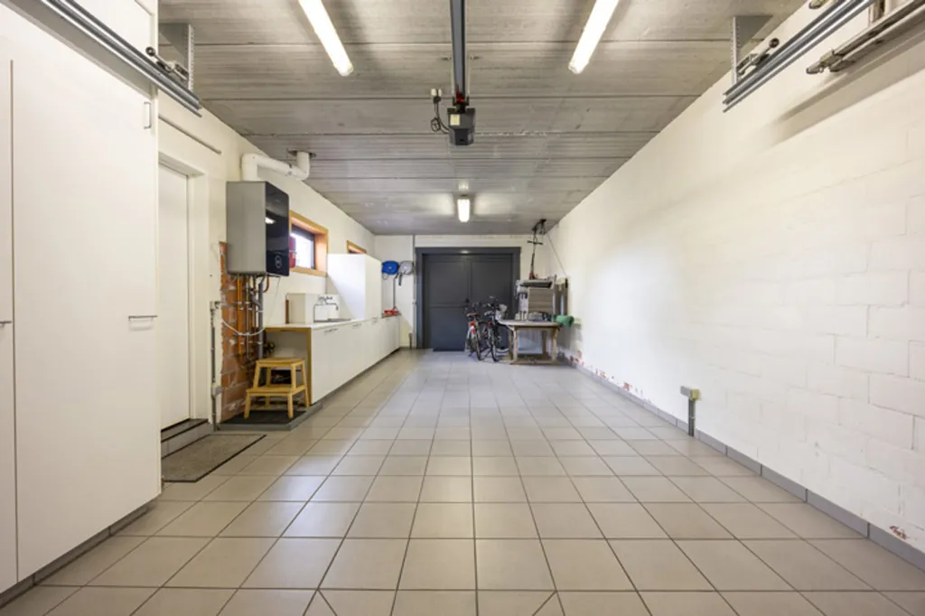 Garage - Rustic House with Terrace in Zoersel