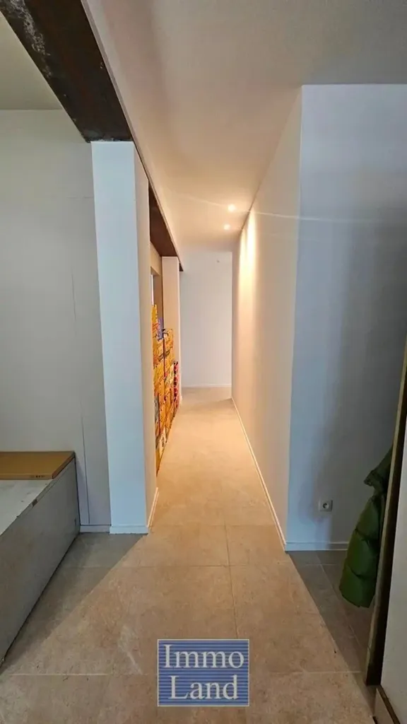 Esik - Apartment with Good Condition in Hasselt