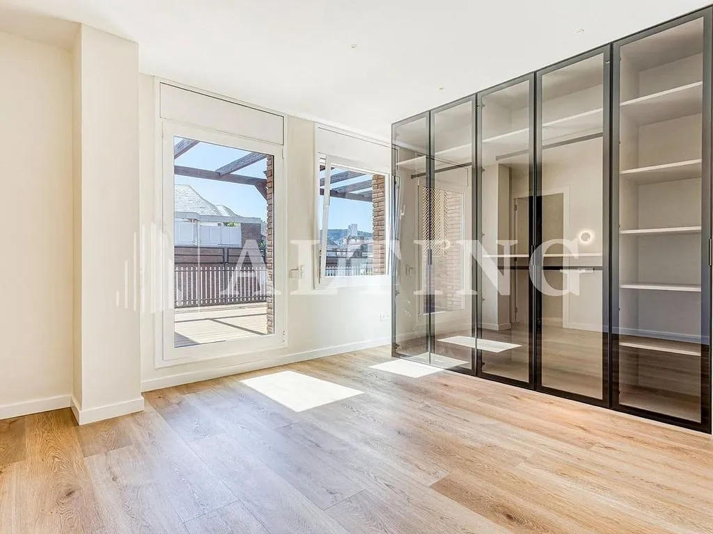 Bedrooms - Reformed Apartment with Terrace in Barcelona