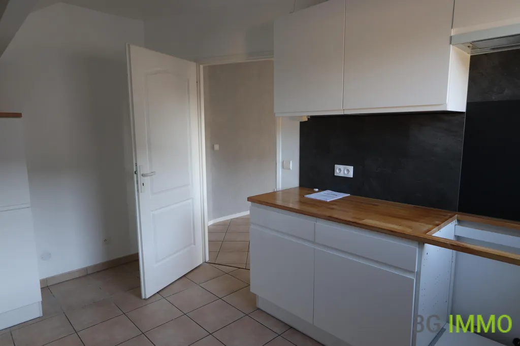 Köök - T5 Apartment with Terrace in Clouange