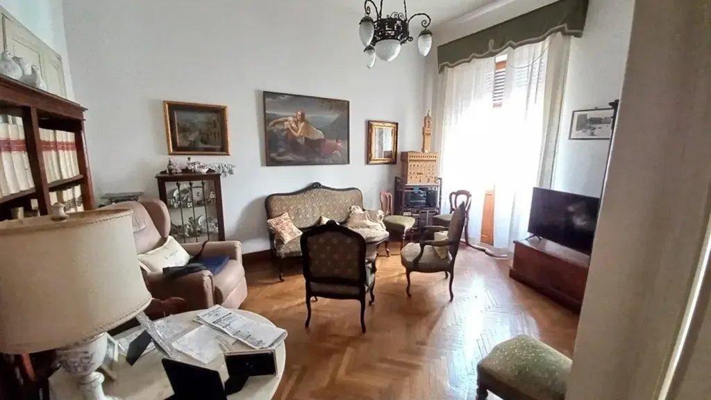 Elutuba - Spacious Apartment with Balconies in Florence