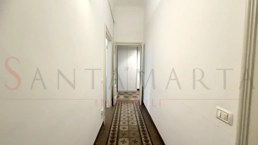 Esik - Rented Triplex with Parquet Floors in Milan