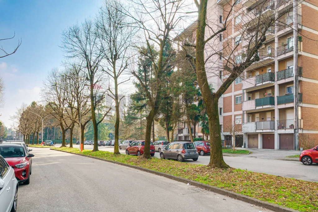 Esterno - Duplex con due terrazzi a Busto Arsizio