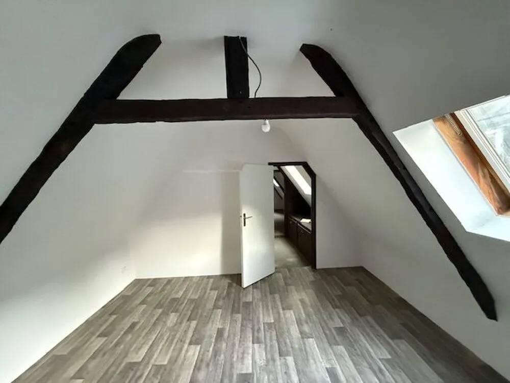 Toad - Duplex Apartment with Exposed Beams in Dinan