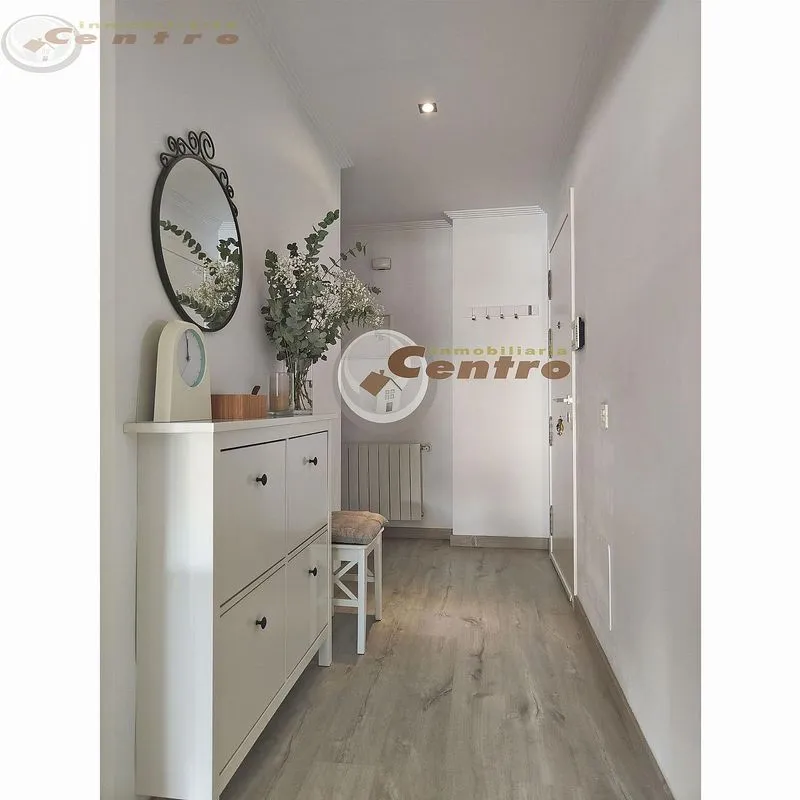 Esik - Apartment with Balcony in El Pilar
