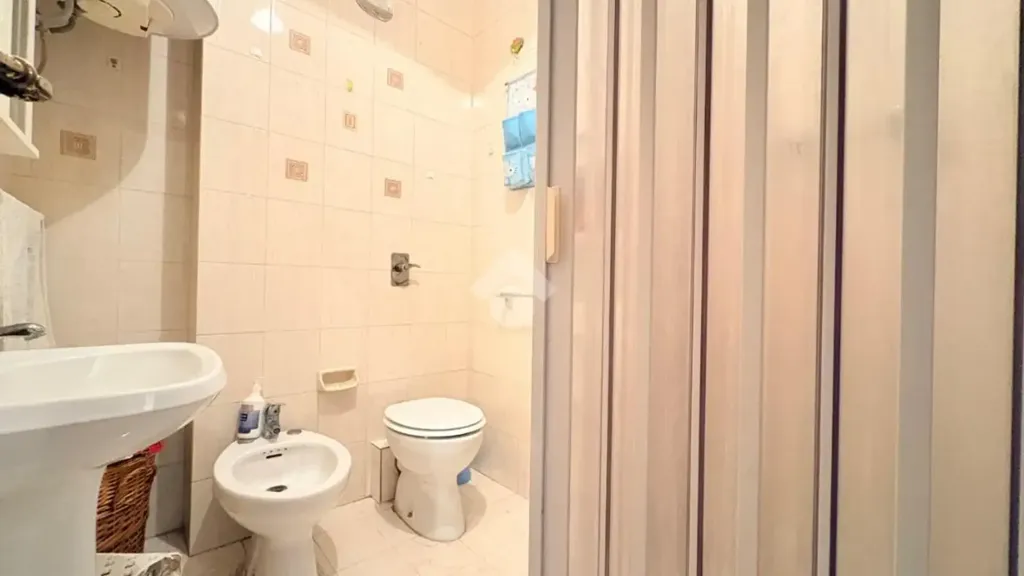 Salles de bain - 4-Bedroom Apartment with Balcony in Palermo