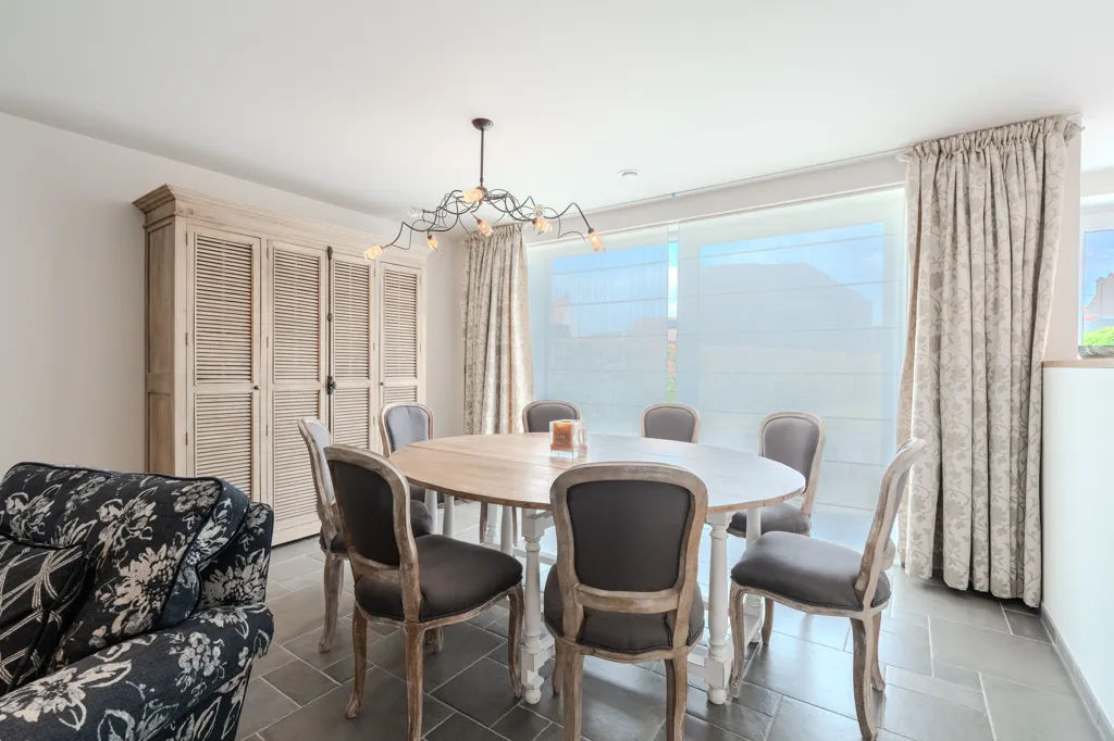 Sala da pranzo - Energy Efficient House with Garden in Saint-Jean