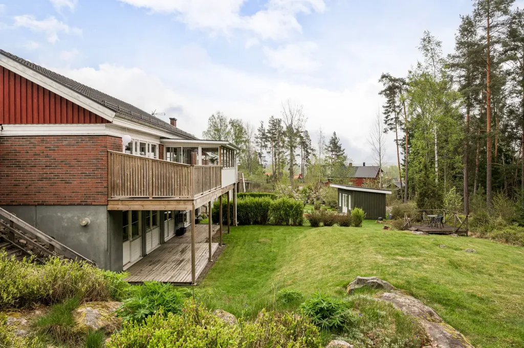 Jardin - Terraced House with Corner Plot in Forshaga
