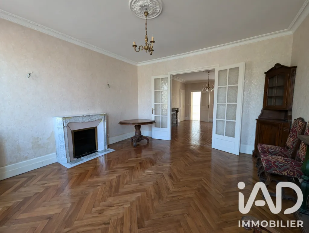 Séjour - Maison de Caractère avec Garage XXL au Centre de Cognac