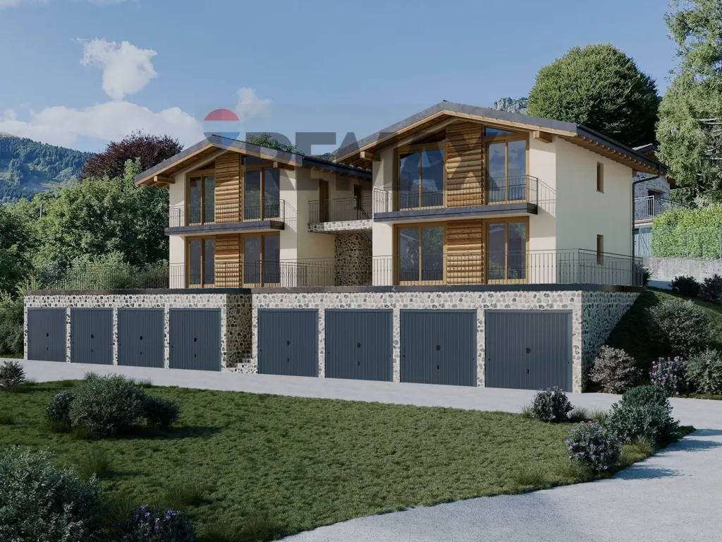 Contemporary Triplex with Garden in Fuipiano