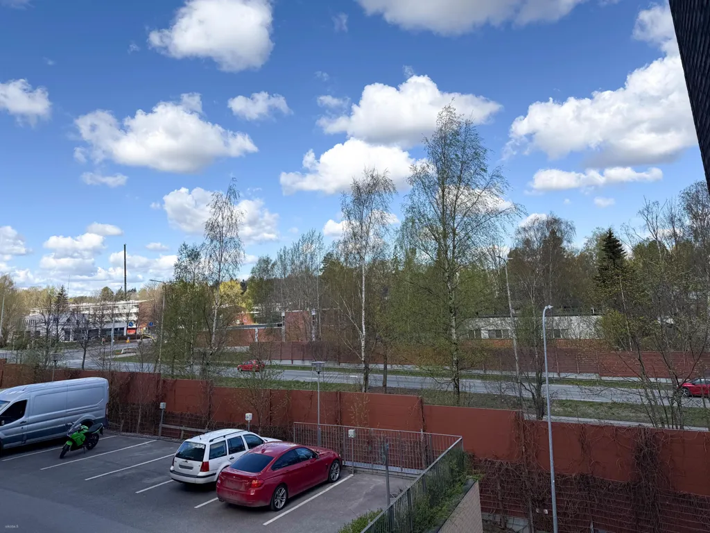 Välivaade - Compact Triplex with Balcony in Vartiokylä, Helsinki