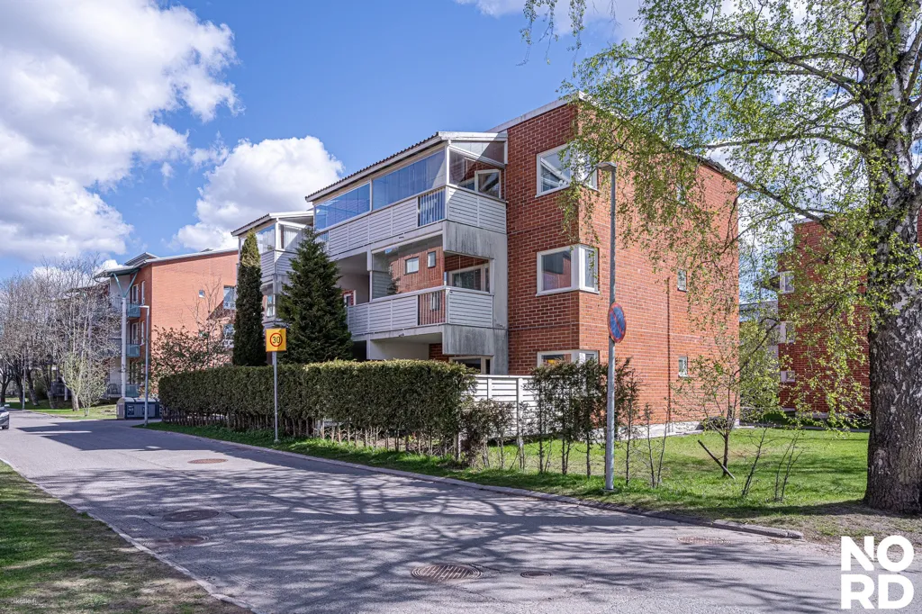 Välivaade - Apartment with South-Facing Balcony in Viertola, Vantaa