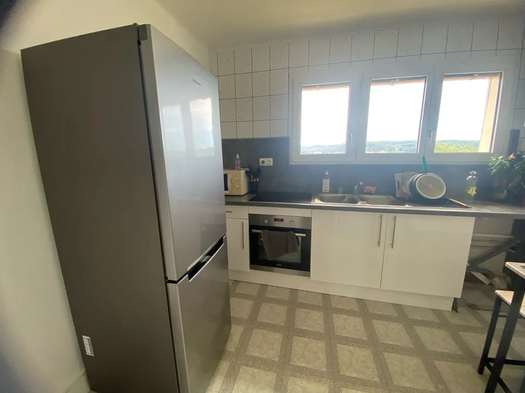 Cucina - Student-Friendly Flat with Balcony in Montrapon