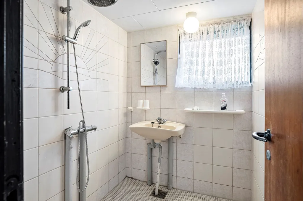Salles de bain - Maison 4 pièces à Sæby