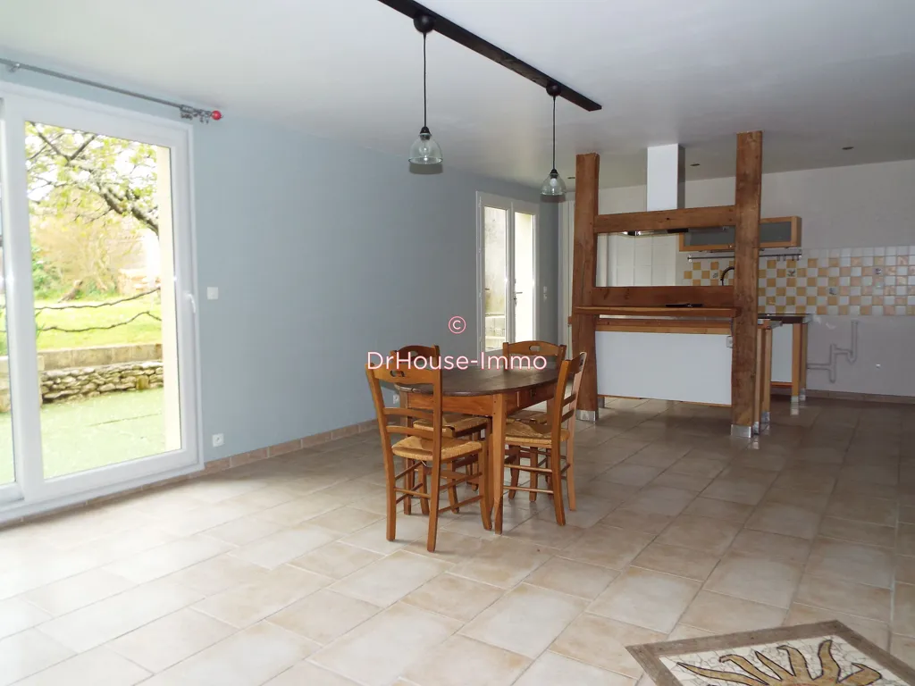Salle à manger - Maison Ancienne Rénovée avec Terrasse à Cognac