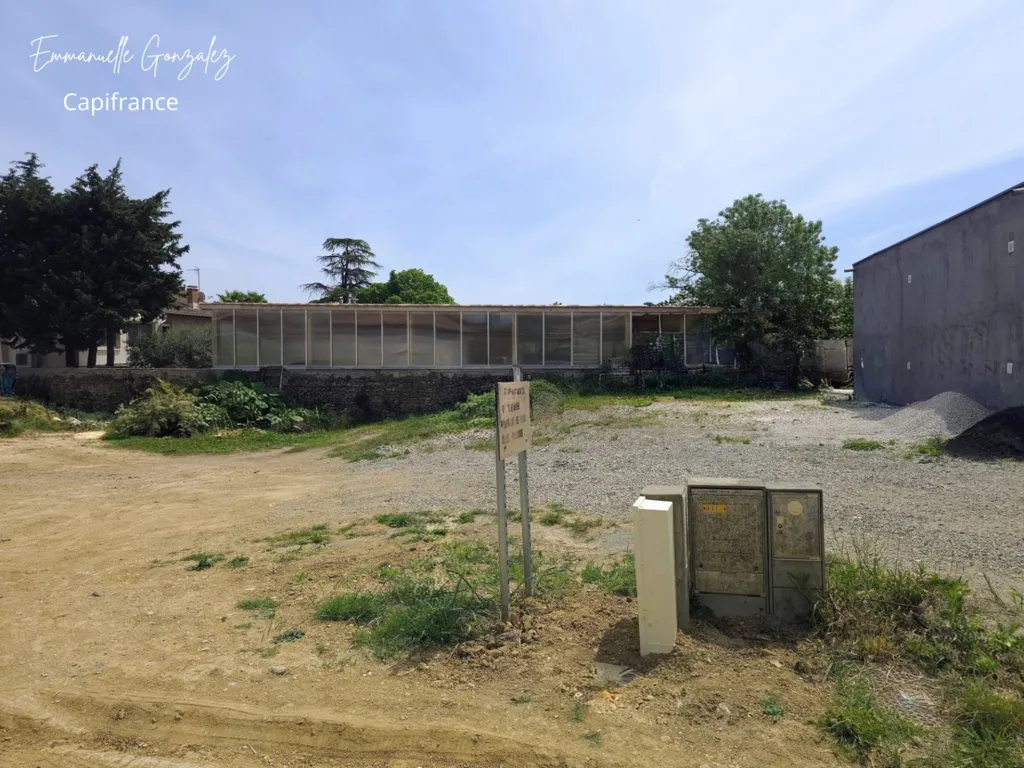 Välivaade - Buildable Plot with Permit in Fouzilhon