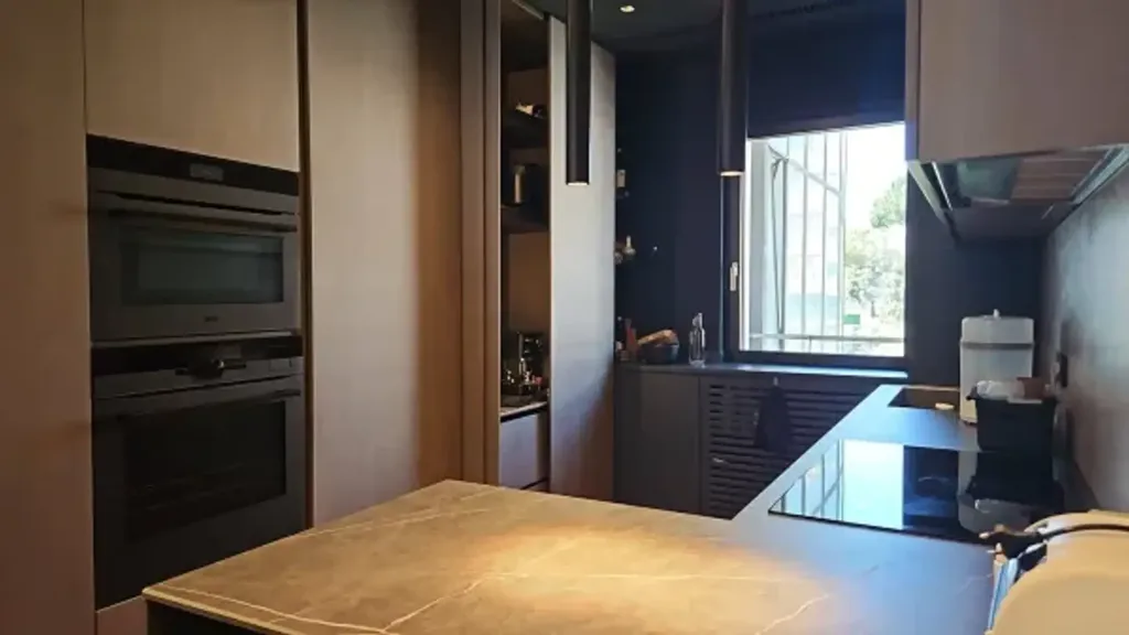 Cuisine - Semi-Panoramic Apartment in Via Posillipo, Naples