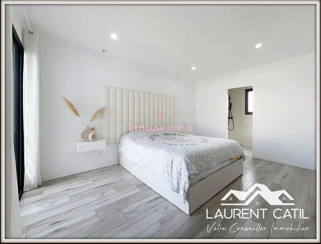 Magamistoad - Contemporary House with Terrace in Romans Ouest