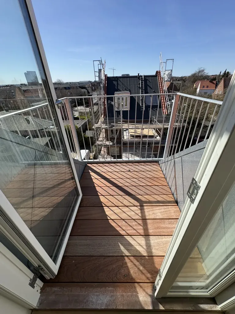Rõdu - Renovated Apartment with Balcony in Aarhus