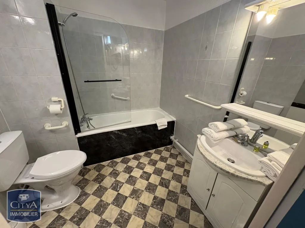 Vannitoad - Bright Flat with Terrace in Arcachon