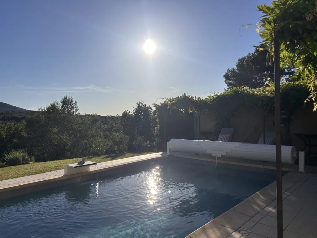 Piscine - Maison avec Piscine et Vue Panoramique à Mallemort