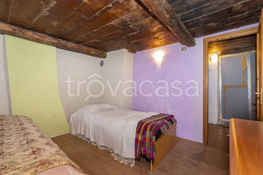 Bedrooms - Rustic Baita with Garden in Celle di Macra