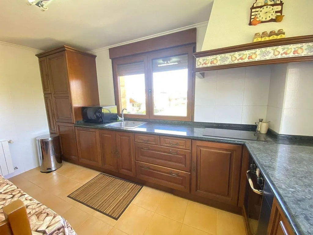 Kitchen - Chalet with Pool and Terraces in Islares