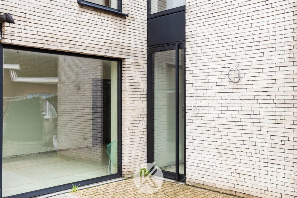 Jardin - Nouvelle Construction avec Terrasse dans un Cadre Rural