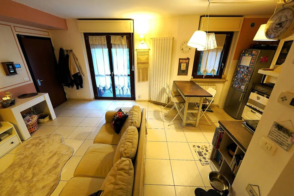 Séjour - Trilocale with Private Garden in La Loggia