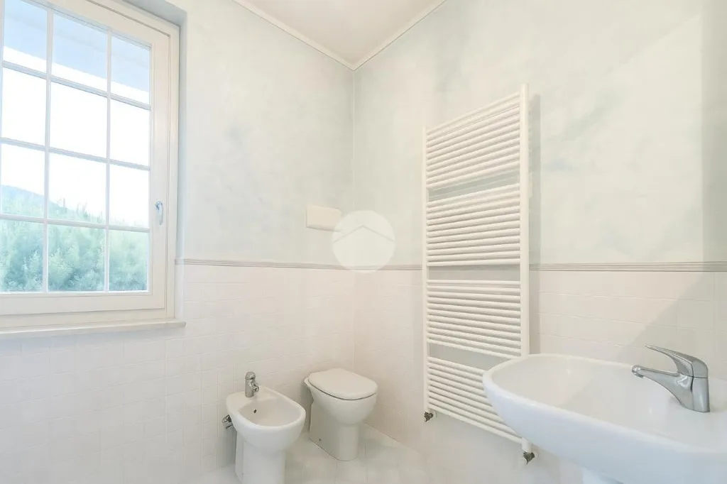 Salles de bain - Prestigious Villa with Park View in Collebeato