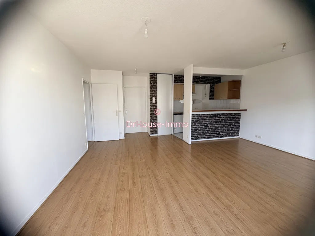 Living Room - Two-Bedroom Flat with Balcony in Mantes-la-Jolie