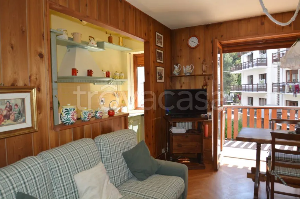 Séjour - Apartment with Balcony in Bardonecchia Centre